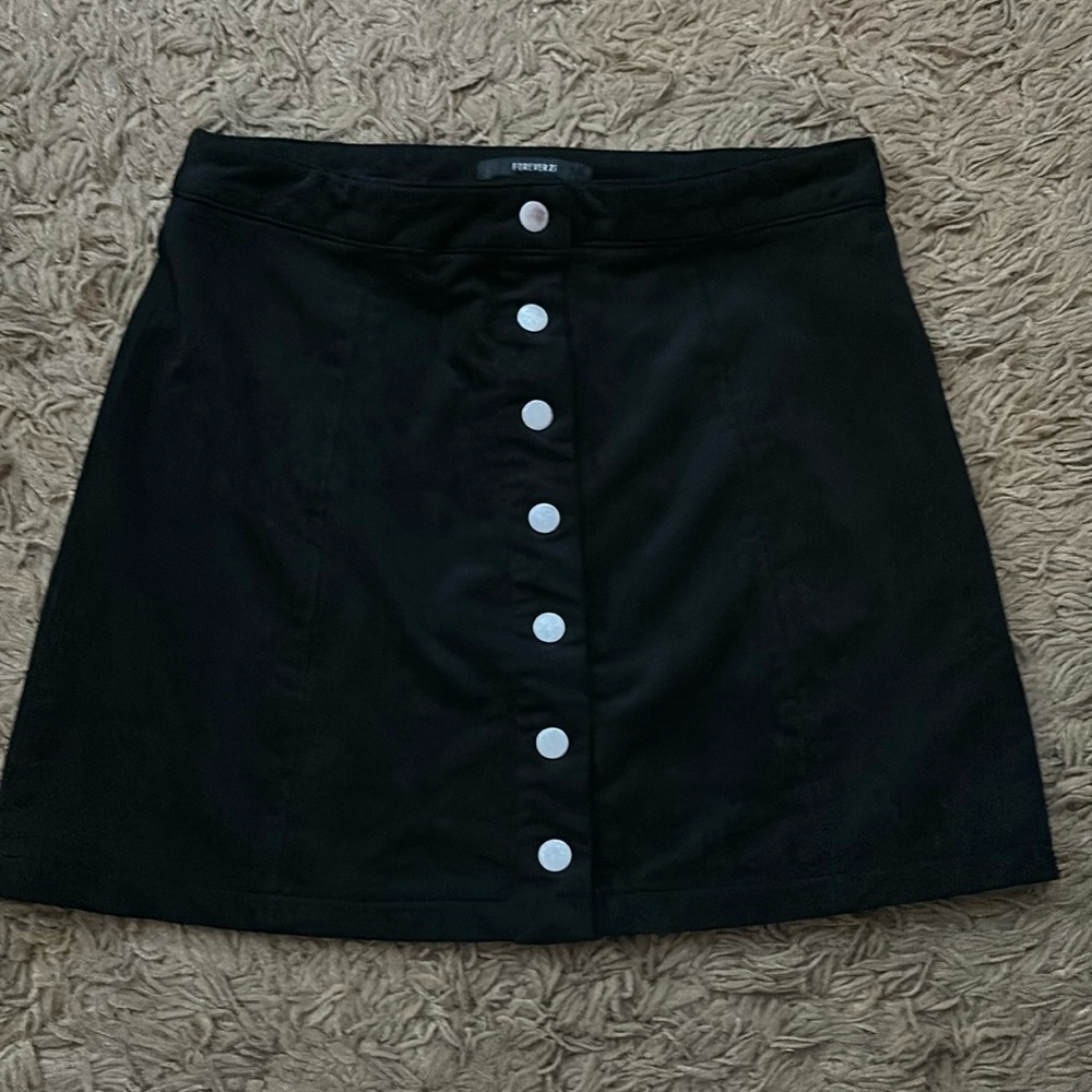 Black skirt. Soft material. Forever 21.